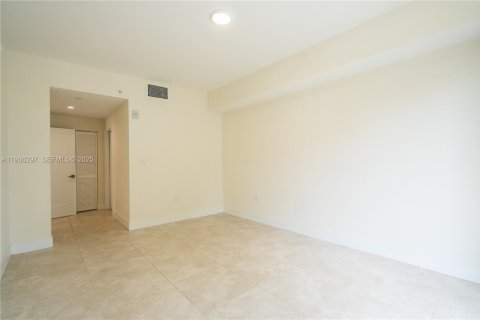 Apartment in Coral Gables, Florida 3 bedrooms, 136.1 sq.m. № 1994451 - photo 22