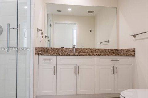 Apartment in Coral Gables, Florida 3 bedrooms, 136.1 sq.m. № 1994451 - photo 20