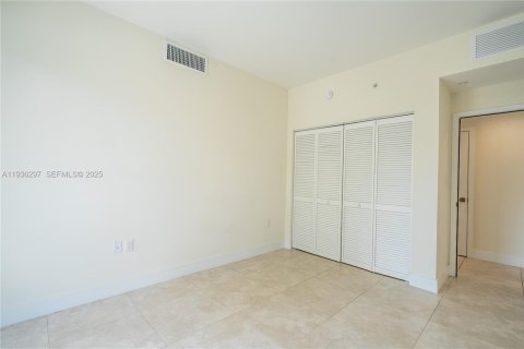 Apartment in Coral Gables, Florida 3 bedrooms, 136.1 sq.m. № 1994451 - photo 19