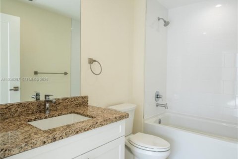 Apartment in Coral Gables, Florida 3 bedrooms, 136.1 sq.m. № 1994451 - photo 14