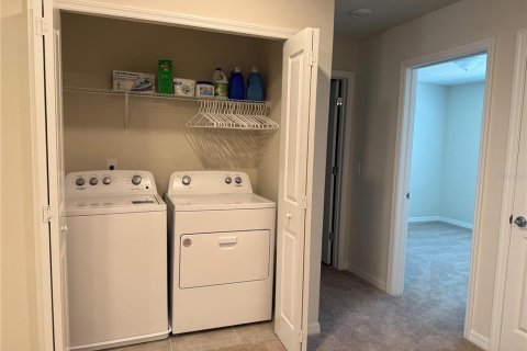 Townhouse in Davenport, Florida 5 bedrooms, 212.1 sq.m. № 1590627 - photo 15