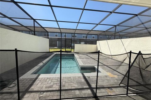 Townhouse in Davenport, Florida 5 bedrooms, 212.1 sq.m. № 1590627 - photo 8