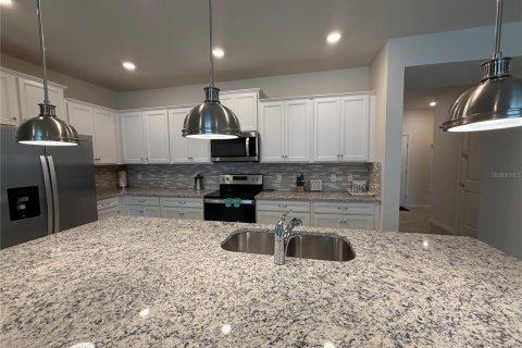 Townhouse in Davenport, Florida 5 bedrooms, 212.1 sq.m. № 1590627 - photo 5