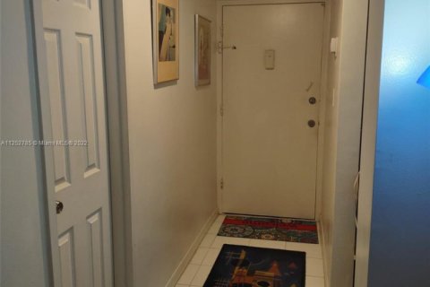 Copropriété à vendre à Miami Beach, Floride: 47.38 m2 № 1979276 - photo 4