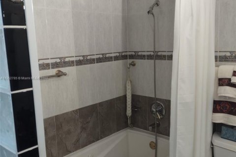 Copropriété à vendre à Miami Beach, Floride: 47.38 m2 № 1979276 - photo 14