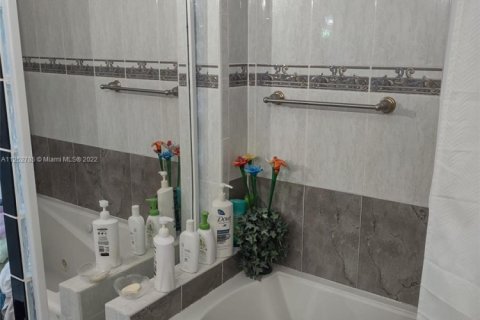 Copropriété à vendre à Miami Beach, Floride: 47.38 m2 № 1979276 - photo 11