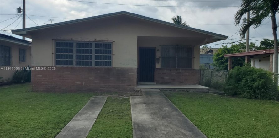 Villa ou maison à Miami, Floride 3 chambres, 119.38 m2 № 1926876