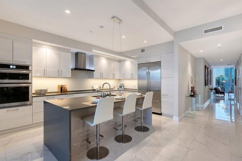 Copropriété à vendre à Sarasota, Floride: 3 chambres, 243.87 m2 № 2113563 - photo 4