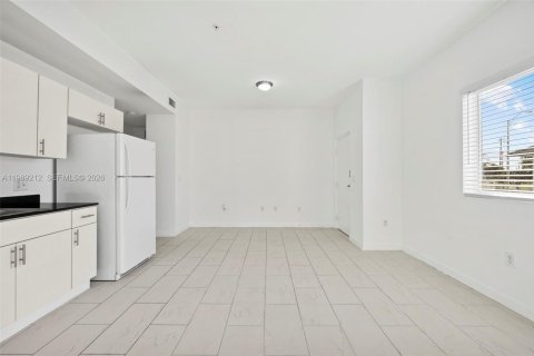 Apartamento en alquiler en Hialeah, Florida, 1 dormitorio, 74.32 m2 № 2055422 - foto 5