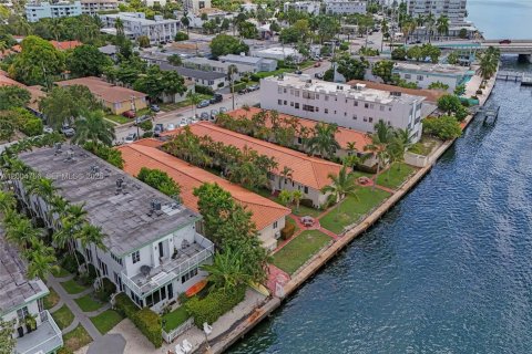 Condo in Miami Beach, Florida, 1 bedroom  № 2068661 - photo 4