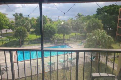 Copropriété à louer à Miami, Floride: 1 chambre, 61.97 m2 № 2091238 - photo 4