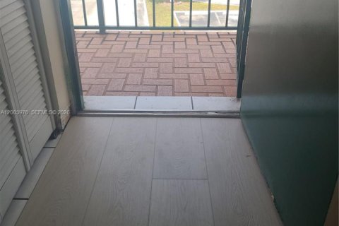 Copropriété à louer à Miami, Floride: 1 chambre, 61.97 m2 № 2091238 - photo 9
