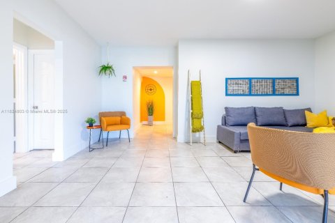 Apartment in Miami, Florida 2 bedrooms, 60.39 sq.m. № 2022455 - photo 3