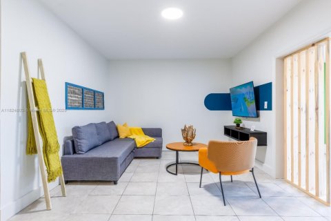 Apartment in Miami, Florida 2 bedrooms, 60.39 sq.m. № 2022455