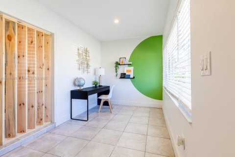 Apartment in Miami, Florida 2 bedrooms, 60.39 sq.m. № 2022455 - photo 2