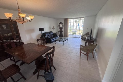 Copropriété à vendre à Dania Beach, Floride: 2 chambres, 106.28 m2 № 1994431 - photo 24
