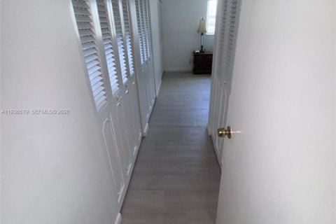 Copropriété à vendre à Dania Beach, Floride: 2 chambres, 106.28 m2 № 1994431 - photo 8