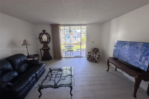 Copropriété à vendre à Dania Beach, Floride: 2 chambres, 106.28 m2 № 1994431 - photo 25