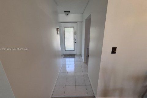 Copropriété à vendre à Dania Beach, Floride: 2 chambres, 106.28 m2 № 1994431 - photo 6