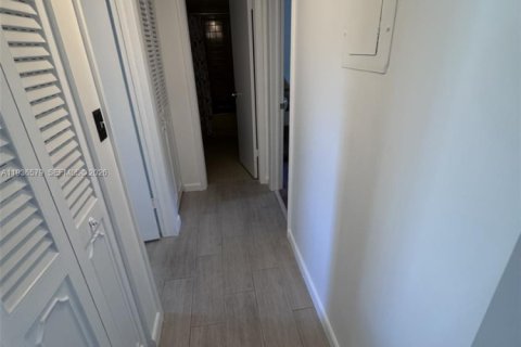 Copropriété à vendre à Dania Beach, Floride: 2 chambres, 106.28 m2 № 1994431 - photo 16