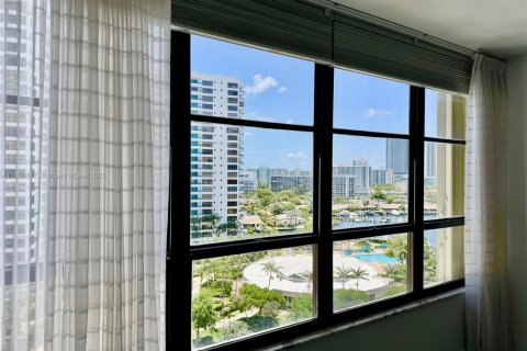 Condo in Hallandale Beach, Florida, 1 bedroom  № 1800675 - photo 8