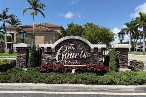 Apartment in Cutler Bay, Florida 2 bedrooms, 75.9 sq.m. № 1942229 - photo 1