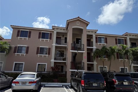 Apartment in Cutler Bay, Florida 2 bedrooms, 75.9 sq.m. № 1942229 - photo 2
