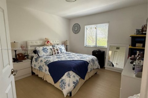 Apartment in Cutler Bay, Florida 2 bedrooms, 75.9 sq.m. № 1942229 - photo 5