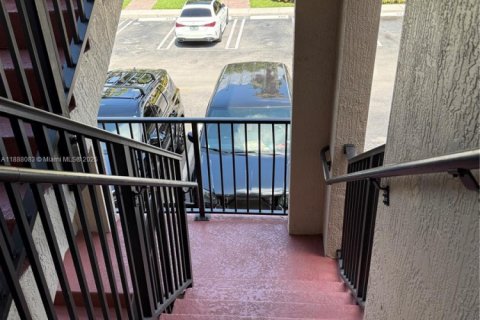 Apartment in Cutler Bay, Florida 2 bedrooms, 75.9 sq.m. № 1942229 - photo 10