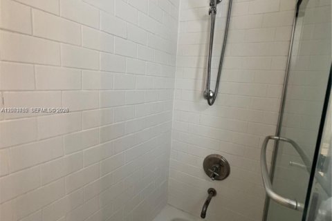 Copropriété à louer à Miami Beach, Floride: 43.2 m2 № 2069337 - photo 17