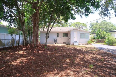 Casa en alquiler en Saint Petersburg, Florida, 2 dormitorios, 62.43 m2 № 1782253 - foto 13