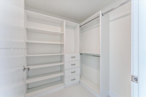 Купить кондоминиум в Санни-Айлс-Бич, Флорида 2 спальни, 141.58м2, № 2194846 - фото 13