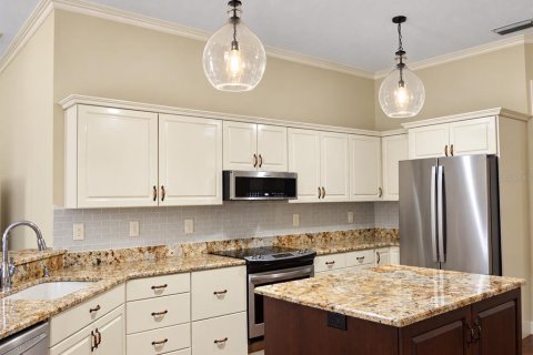 House in Kissimmee, Florida 4 bedrooms, 218.78 sq.m. № 2396366 - photo 13