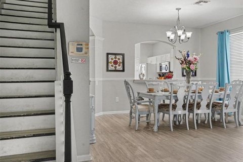 Villa ou maison à vendre à Kissimmee, Floride: 6 chambres, 261.24 m2 № 2351617 - photo 3
