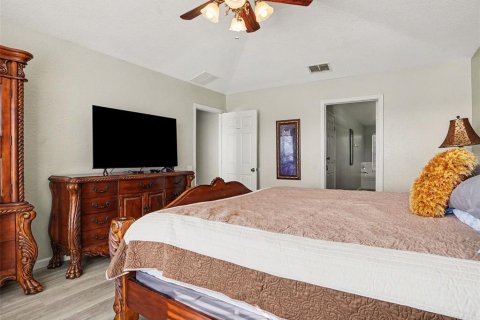 Villa ou maison à vendre à Kissimmee, Floride: 6 chambres, 261.24 m2 № 2351617 - photo 9