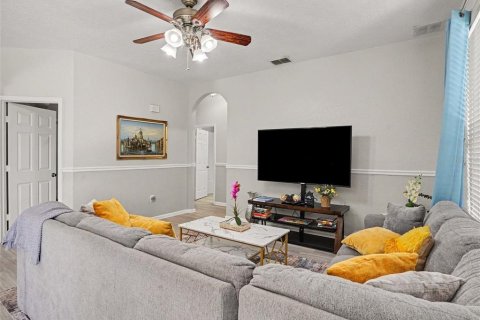 Villa ou maison à vendre à Kissimmee, Floride: 6 chambres, 261.24 m2 № 2351617 - photo 5