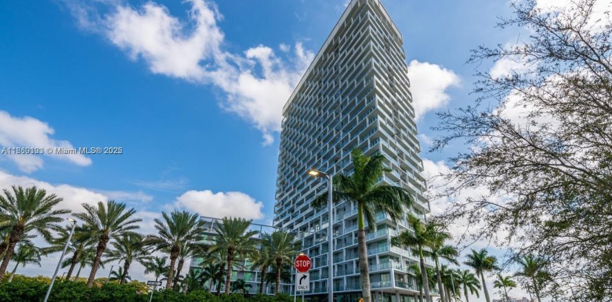 Condominio en Sunrise, Florida, 3 dormitorios  № 2181465