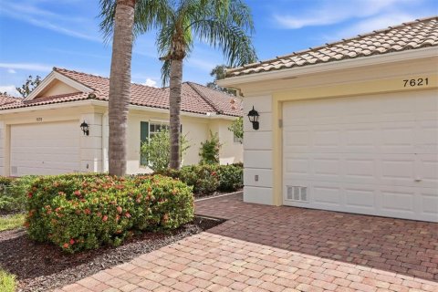 Villa ou maison à vendre à Sarasota, Floride: 2 chambres, 157.28 m2 № 2389370 - photo 6