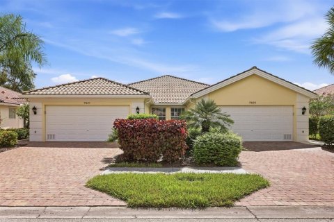 Villa ou maison à vendre à Sarasota, Floride: 2 chambres, 157.28 m2 № 2389370 - photo 5