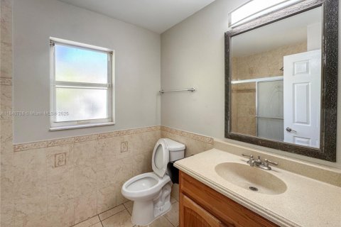 House in Coconut Creek, Florida 3 bedrooms, 130.43 sq.m. № 1845619 - photo 4