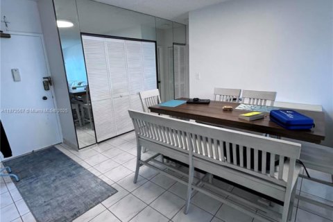 Copropriété à vendre à Hallandale Beach, Floride: 1 chambre, 80.82 m2 № 1979781 - photo 4