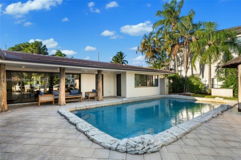 House in Pompano Beach, Florida 3 bedrooms, 214.14 sq.m. № 1842387 - photo 28