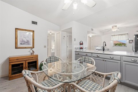 Copropriété à vendre à Punta Gorda, Floride: 2 chambres, 107.12 m2 № 2099160 - photo 11