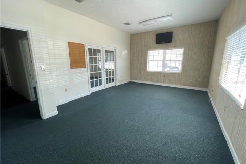 Снять в аренду коммерческую недвижимость в Маунт-Дора, Флорида 374.95м2, № 1591076 - фото 8