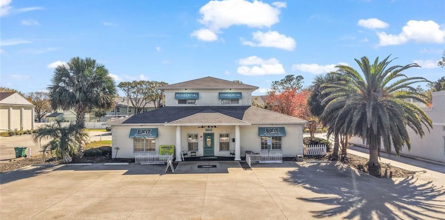 Immobilier commercial à Mount Dora, Floride 374.95 m2 № 1591076
