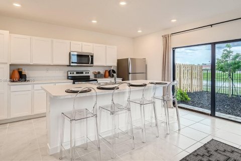Adosado en venta en Florida City, Florida, 3 dormitorios, 135.27 m2 № 1925127 - foto 7
