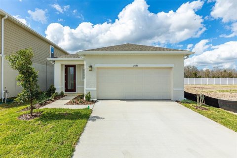 House in Spring Hill, Florida 3 bedrooms, 144.09 sq.m. № 1865945 - photo 1