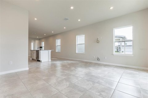 House in Spring Hill, Florida 3 bedrooms, 144.09 sq.m. № 1865945 - photo 4