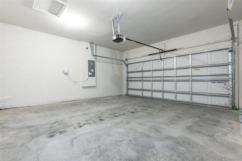 House in Spring Hill, Florida 3 bedrooms, 144.09 sq.m. № 1865945 - photo 28