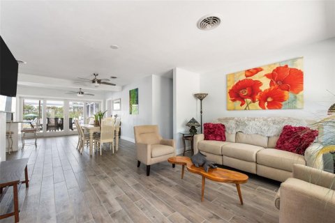 House in Englewood, Florida 3 bedrooms, 142.51 sq.m. № 1743681 - photo 7